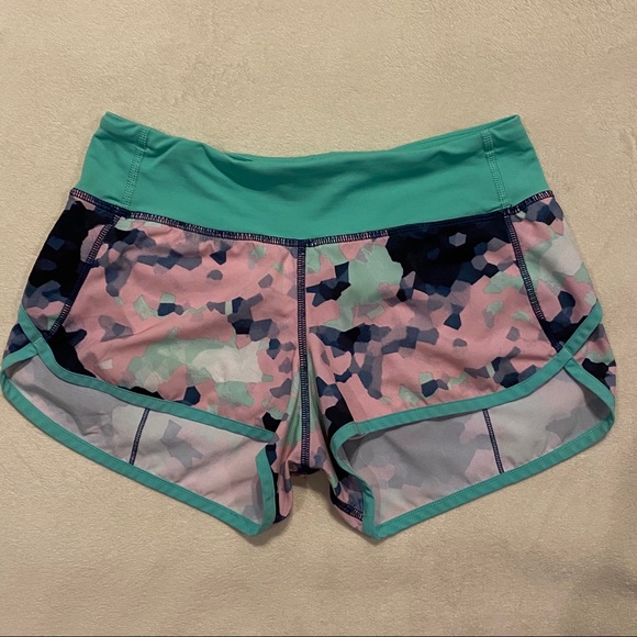 Lululemon Clouded Dreams Speed Short 🦄 - Picture 3 of 6